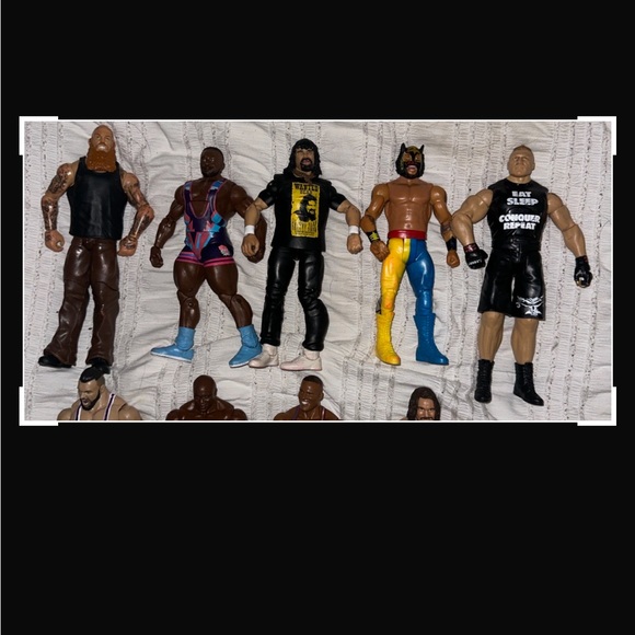 FINAL CHANCE Huge Lot of WWE action figures - Picture 2 of 5